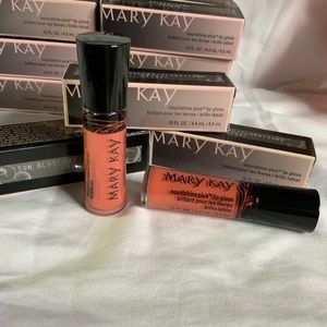 😍 Lio Gloss MARY KAY NWT